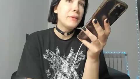 Kira online show from 02/03/25, 12:47