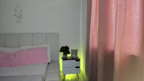 doll_oriana online show from 05/03/26, 08:37