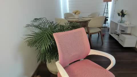 doll_oriana online show from 06/25/26, 08:02