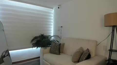 doll_oriana online show from 07/16/26, 08:48