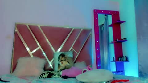 Snapshot of dollcute_latin chatting on 05/06/26, 12:52 dollcute_latin online show from 05/06/26, 12:52