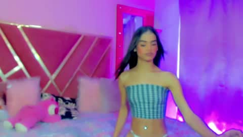 Snapshot of dollcute_latin chatting on 05/22/26, 04:01 dollcute_latin online show from 05/22/26, 04:01