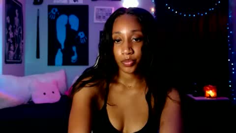 Snapshot of dollfacebeauty_x chatting on 09/20/25, 02:01 Princess DollfaceBeauty online show from 09/20/25, 02:01