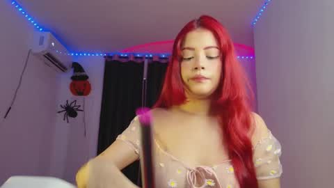 Snapshot of dolliestgirl__ chatting on 10/25/25, 03:40 Emillie online show from 10/25/25, 03:40