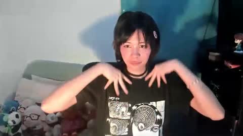 mina online show from 09/18/25, 12:23