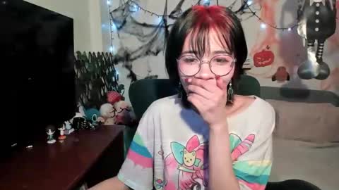 mina online show from 10/28/25, 10:01