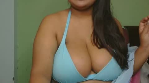 dolly_2 online show from 04/11/26, 04:06
