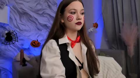 Snapshot of dolly_gleam chatting on 10/31/25, 03:07 Dolly online show from 10/31/25, 03:07