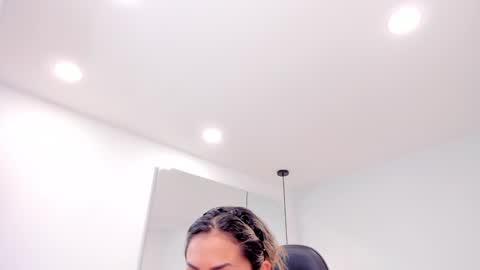 Snapshot of dolly_walker chatting on 01/21/25, 08:19 dolly walker online show from 01/21/25, 08:19