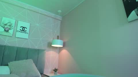 Call me Zoe  online show from 02/12/25, 04:12