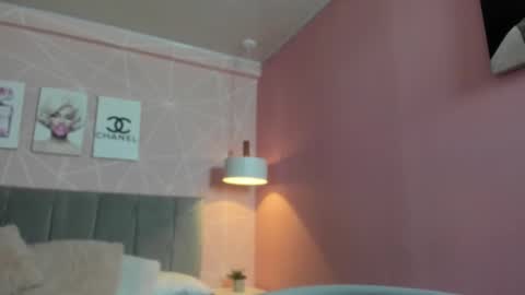 Call me Zoe  online show from 09/24/25, 09:51