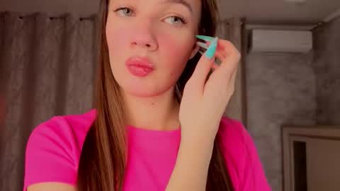 Emilia online show from 12/01/25, 04:06