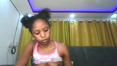Snapshot of dollythegirl chatting on 06/04/26, 09:21 kadolly online show from 06/04/26, 09:21
