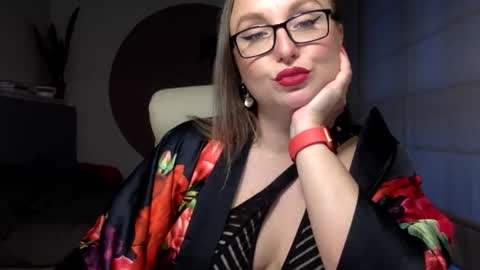 DOM MUMMY online show from 10/17/25, 05:32