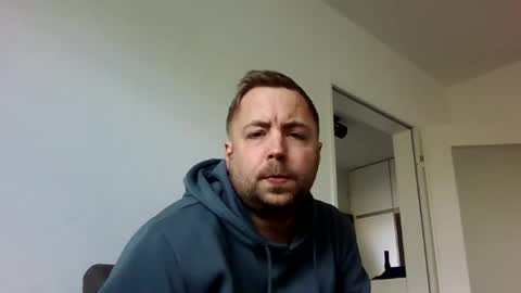 Snapshot of dombio_12 chatting on 04/05/26, 01:30 dombio_12 online show from 04/05/26, 01:30