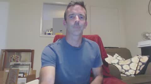 Snapshot of dombolio chatting on 10/03/25, 03:31 Dombol online show from 10/03/25, 03:31