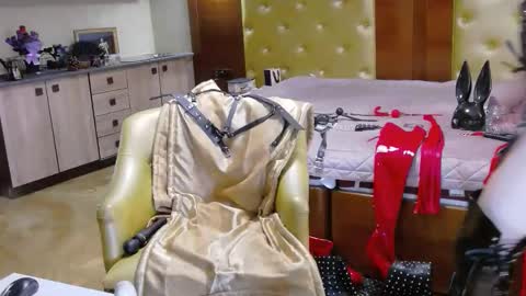 domcaprisse online show from 05/08/26, 11:37