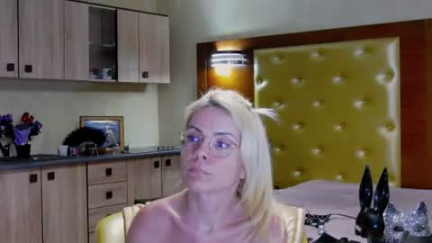 domcaprisse online show from 06/27/26, 12:22