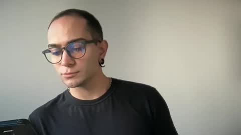 Snapshot of domelecria chatting on 06/05/26, 04:13 Ruslan online show from 06/05/26, 04:13