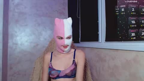 Snapshot of domiiniicana chatting on 09/24/25, 06:00 domiiniicana online show from 09/24/25, 06:00