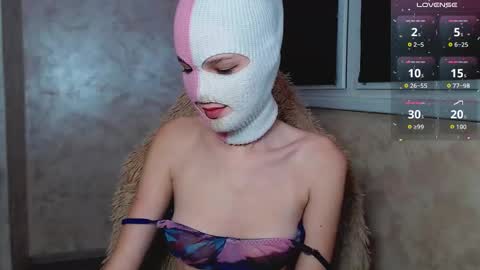 Snapshot of domiiniicana chatting on 10/15/25, 12:00 domiiniicana online show from 10/15/25, 12:00