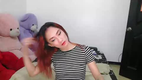 Snapshot of domina_sabrina chatting on 01/29/25, 10:27 domina_sabrina online show from 01/29/25, 10:27
