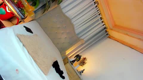 Snapshot of dominantgoddessontop chatting on 10/20/25, 05:24 CALL ME BABY BELLA online show from 10/20/25, 05:24