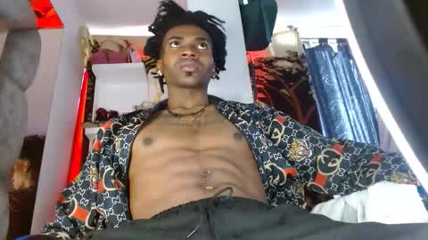 Snapshot of dominic751 chatting on 11/02/25, 03:36 dominic751 online show from 11/02/25, 03:36