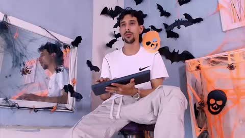 Dominic online show from 10/30/25, 05:57