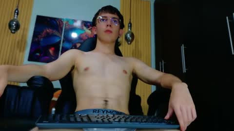 Snapshot of dominic_carminex chatting on 10/09/25, 07:45 dominic_carminex online show from 10/09/25, 07:45