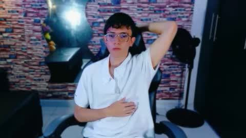 Snapshot of dominic_carminex chatting on 10/11/25, 01:09 dominic_carminex online show from 10/11/25, 01:09