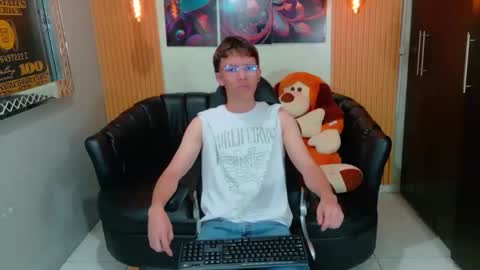 Snapshot of dominic_carminex chatting on 10/22/25, 09:47 dominic_carminex online show from 10/22/25, 09:47