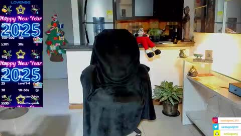 Snapshot of dominic_joness chatting on 12/03/25, 12:51 SANTI independent model online show from 12/03/25, 12:51