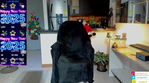 Snapshot of dominic_joness chatting on 12/05/25, 02:09 SANTI independent model online show from 12/05/25, 02:09