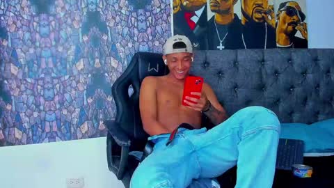 Snapshot of dominic_smith_ chatting on 02/06/25, 04:53 dominic_smith_ online show from 02/06/25, 04:53