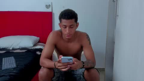 Snapshot of dominic_smith_ chatting on 02/21/25, 02:39 dominic_smith_ online show from 02/21/25, 02:39