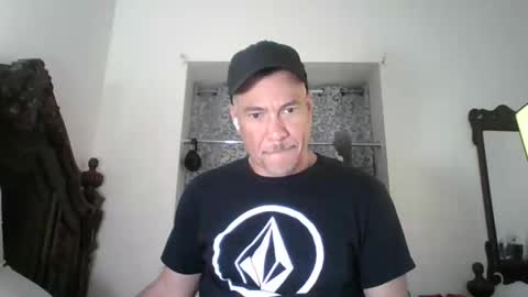 Snapshot of dominicanorico chatting on 05/03/26, 04:51 luis online show from 05/03/26, 04:51