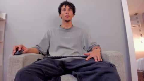 Dominick Star online show from 10/26/25, 04:07