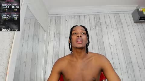 Snapshot of dominicsccott chatting on 02/17/25, 12:38 Dominicscott online show from 02/17/25, 12:38