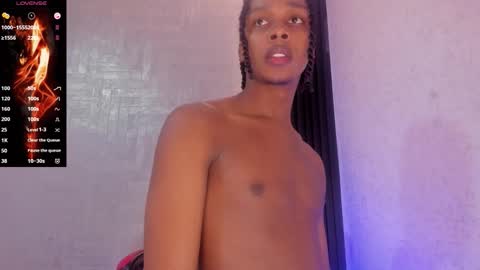 Snapshot of dominicsccott chatting on 09/10/25, 12:49 Dominicscott online show from 09/10/25, 12:49