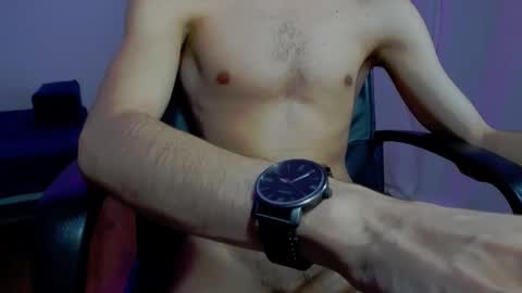 Snapshot of dominicvalente chatting on 11/19/25, 04:12 dominicvalente online show from 11/19/25, 04:12