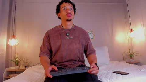 Snapshot of dominik_drake chatting on 06/04/26, 12:44 Dominik Drake online show from 06/04/26, 12:44