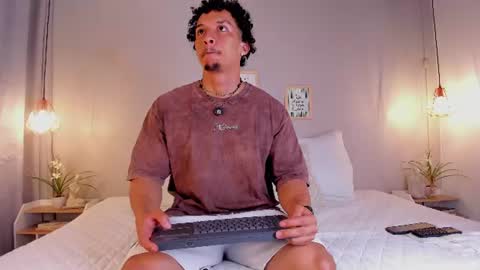Snapshot of dominik_drake chatting on 06/10/26, 12:59 Dominik Drake online show from 06/10/26, 12:59
