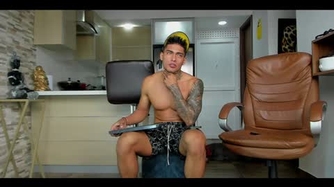 Only fans Ronnie col---InstaRonniecolleman  online show from 12/16/24, 04:49