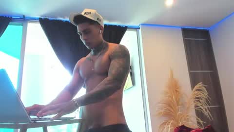 Only fans Ronnie col---InstaRonniecolleman  online show from 06/11/26, 06:28