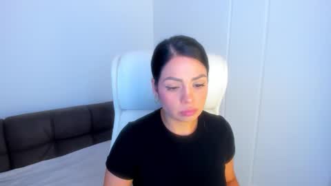 Snapshot of dominique_21x chatting on 10/08/25, 03:59 DOMINIC online show from 10/08/25, 03:59