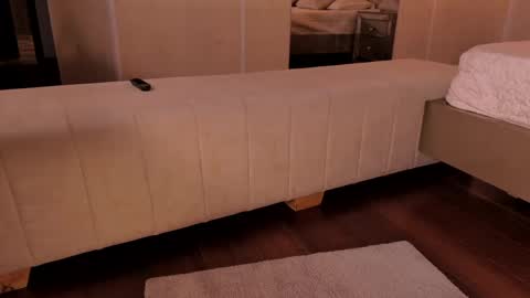 Dominique online show from 05/16/26, 12:07