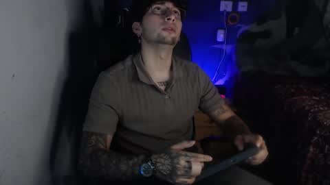 dominus_kane online show from 12/04/25, 11:02