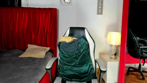Snapshot of dominyck_ chatting on 05/31/26, 03:36 dominyck_ online show from 05/31/26, 03:36