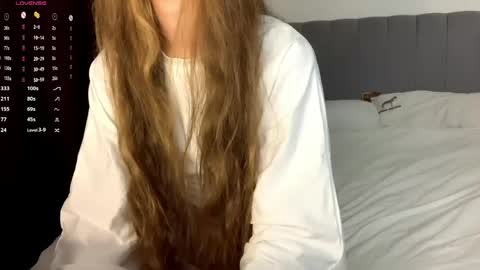 Kira online show from 05/07/26, 01:44
